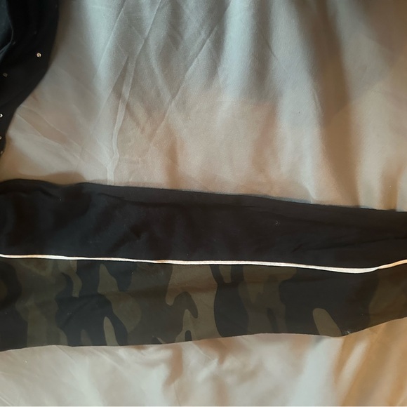 Pink by Victoria Secret Long Sleeve Campus T-Shirt - Picture 5 of 6